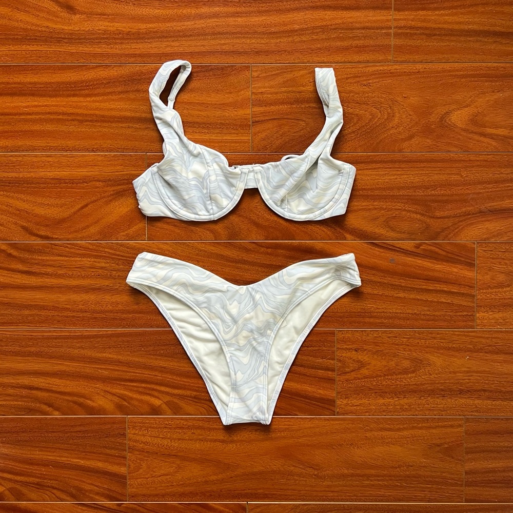 Abercrombie & Fitch White and Blue Marble Print Bikini Size Small